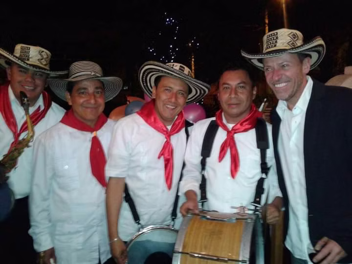 288f6b_4c6d00f1775440d9859aac3da608b200~mv2